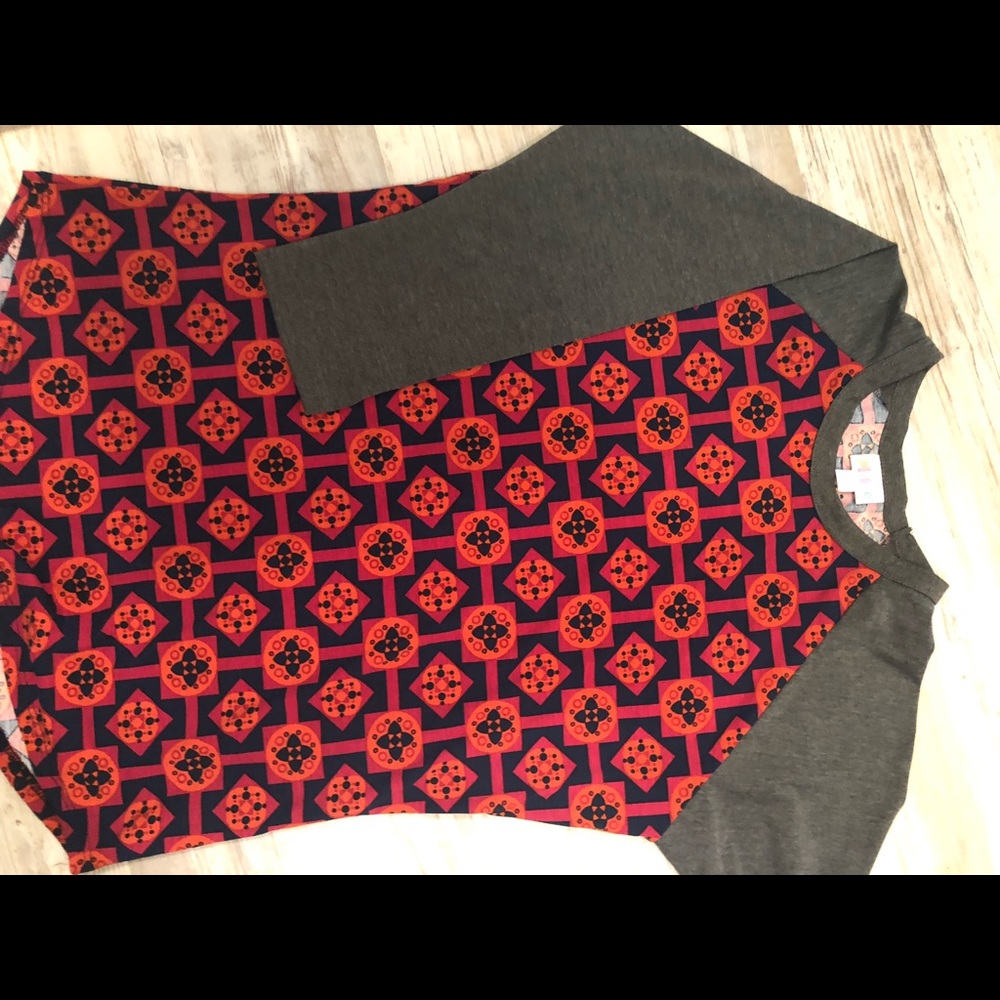 Lularoe Randy Tee